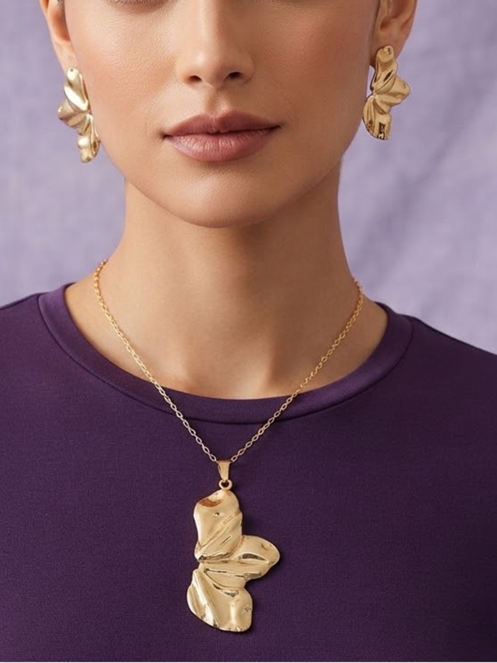 Gold Leaf Sculpted Pendant Necklace and Earrings Set -